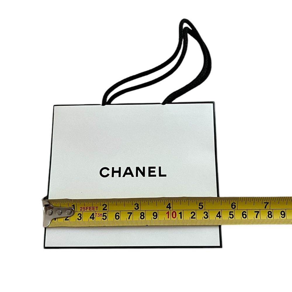 Chanel White Recyclable Shopping Gift Bag with Logo - Picture 6 of 8